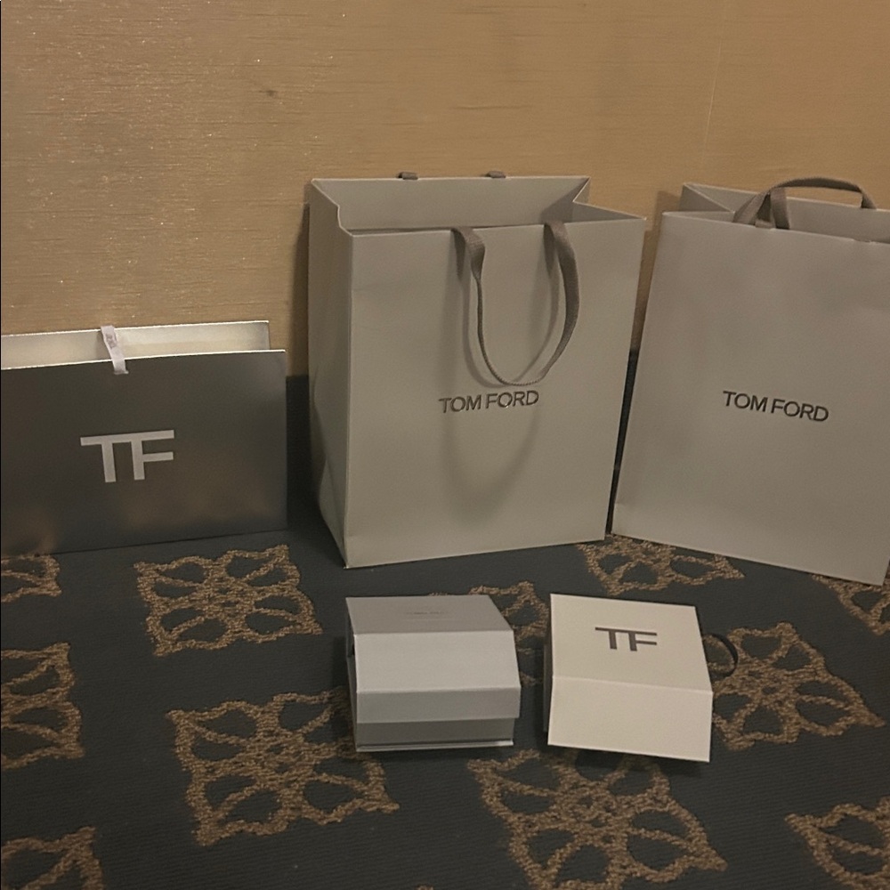 Tom Ford Silver Gift Set Collection - Picture 15 of 16